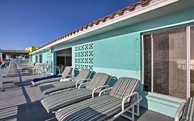 Tropical Pass-A-Grille Gem With Direct Beach Access!